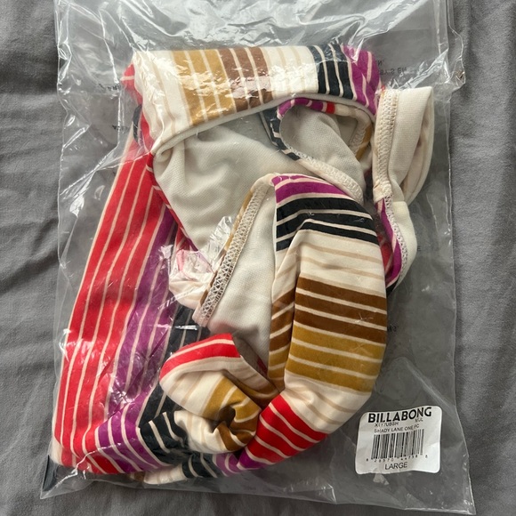 NWT Billabong Size L One Piece Swimwear - Picture 9 of 10
